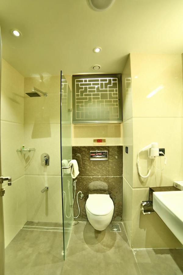 Hotel G Express Formerly Known As Tgb Express Ahmedabad Exterior foto
