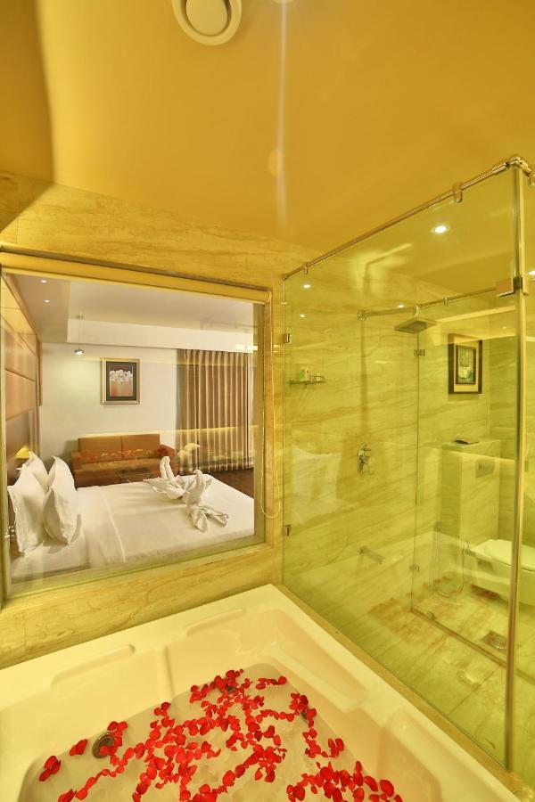 Hotel G Express Formerly Known As Tgb Express Ahmedabad Exterior foto