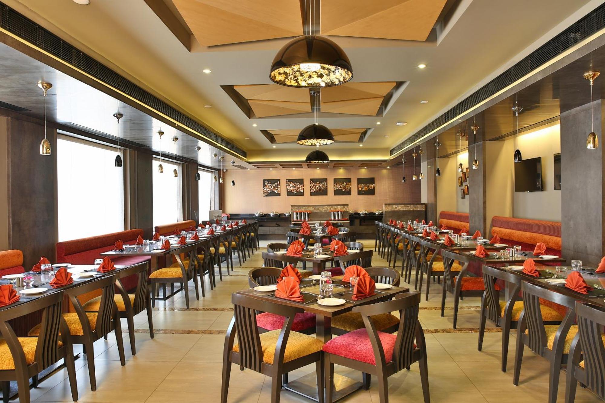 Hotel G Express Formerly Known As Tgb Express Ahmedabad Exterior foto