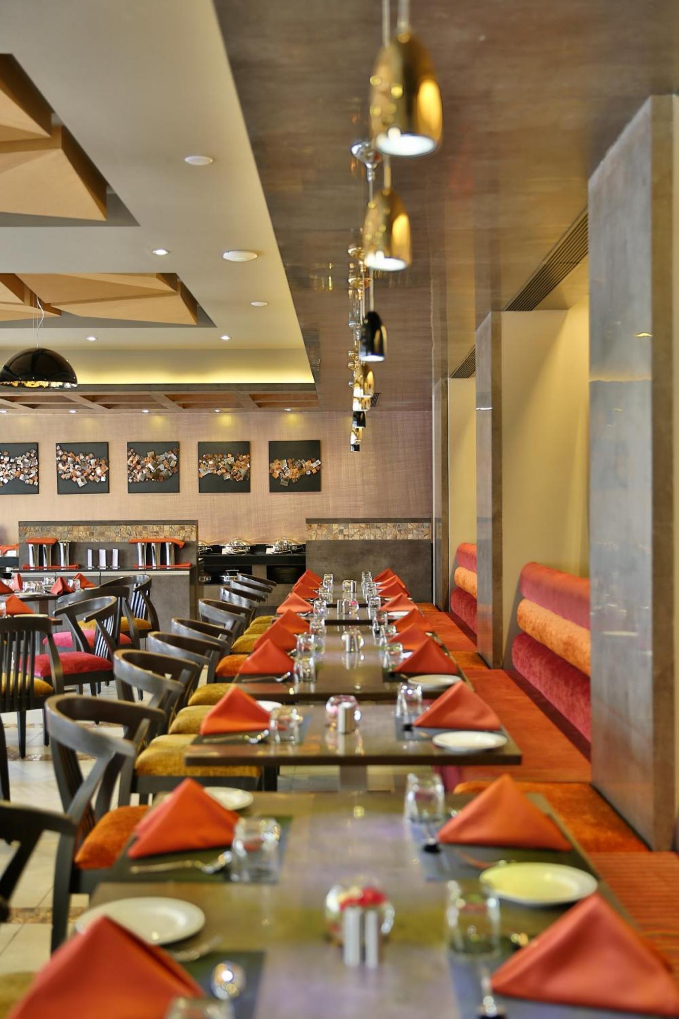 Hotel G Express Formerly Known As Tgb Express Ahmedabad Exterior foto